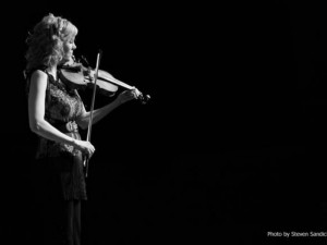 Darkviolin review of Natalie Macmaster performance 2013, photo by Steven Sandick